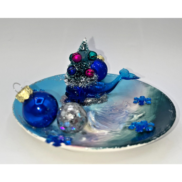 Vintage Mini Hand Blown Glass Blue Christmas Whale "Swimming in Snowflakes"OOAK - Picture 6 of 16